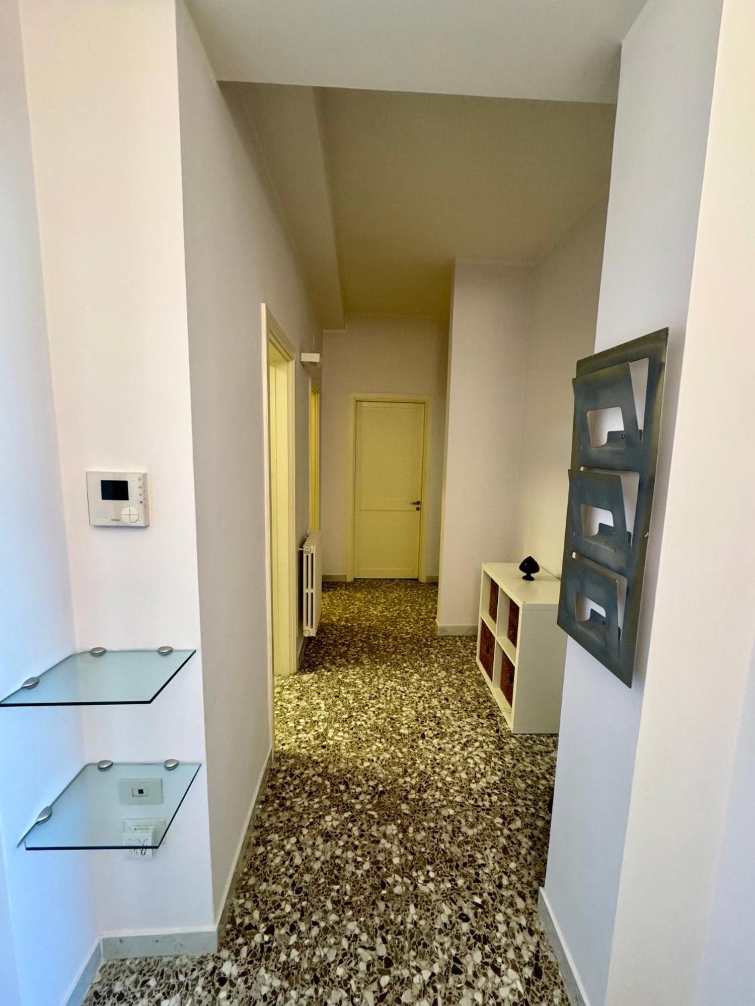 4 Balconi House- Moderno A
