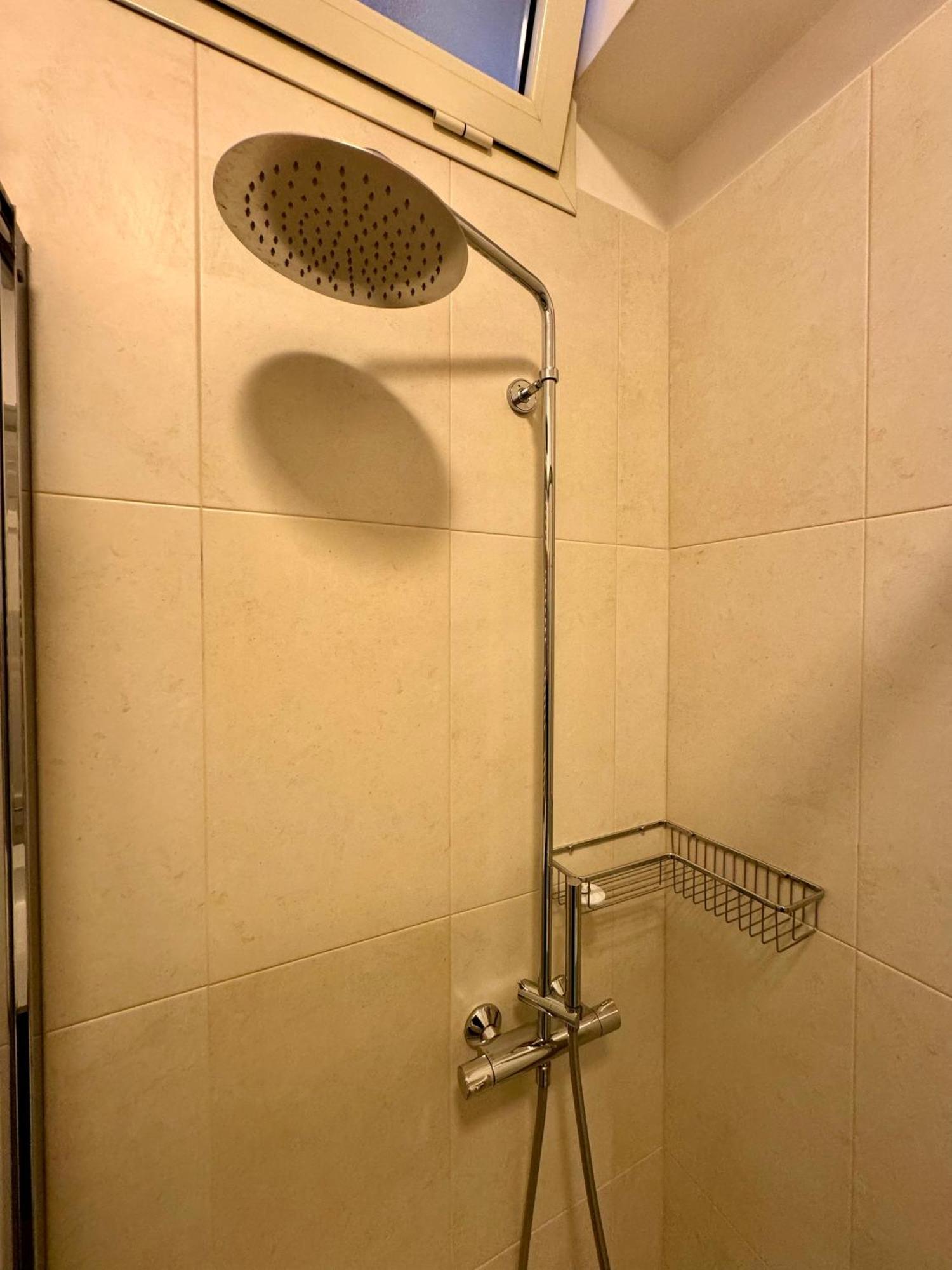 4 Balconi House- Moderno A *