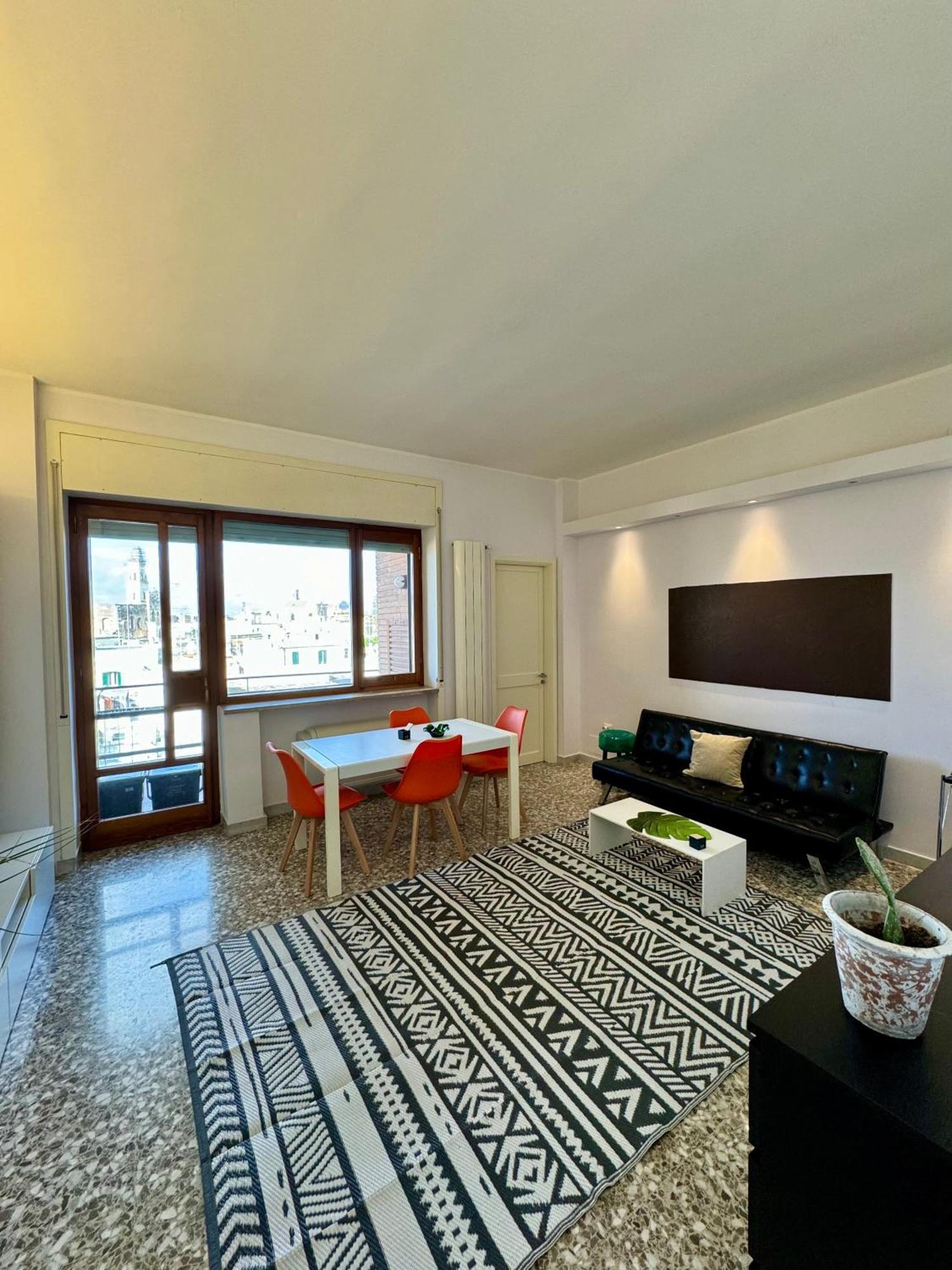 4 Balconi House- Moderno A