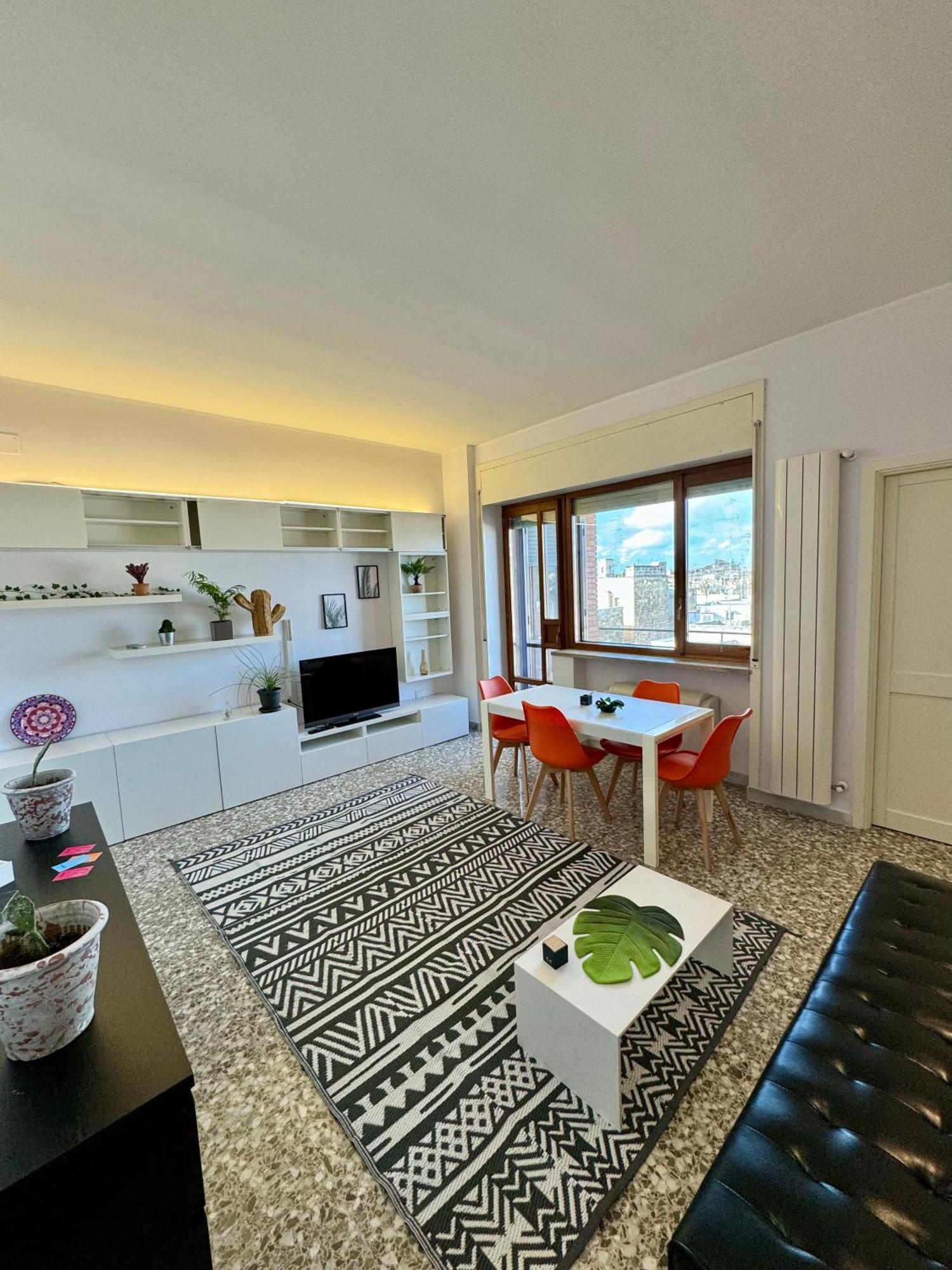 4 Balconi House- Moderno A Apartment Lecce