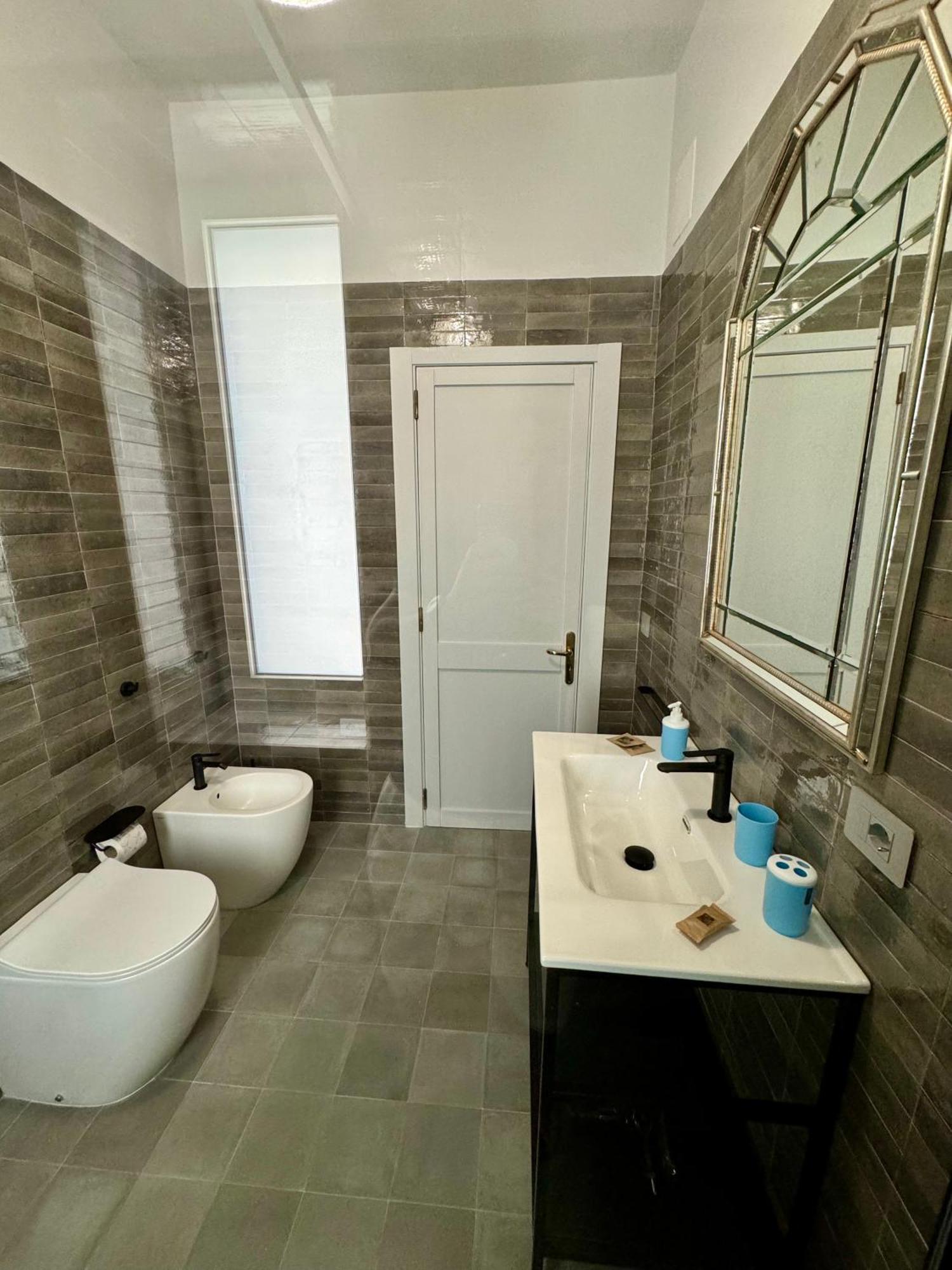 4 Balconi House- Moderno A